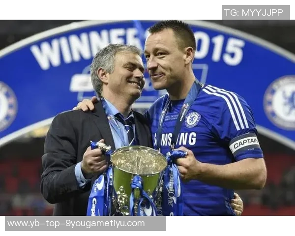 埃弗拉回忆莫耶斯执教时期自感表现糟糕并批评当代球员软弱