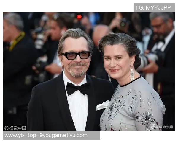 奥斯卡昏厥后首次公开亮相重返训练中心祝早日康复